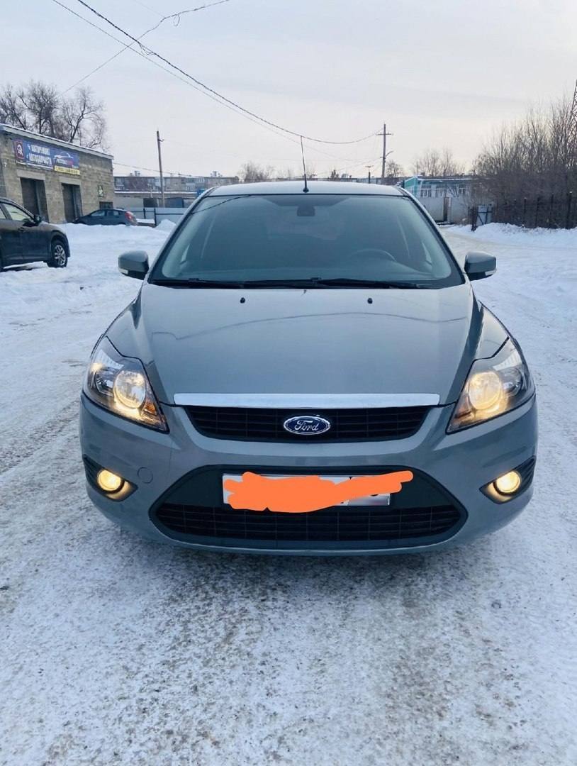 Купить Ford Focus II Рестайлинг хэтчбек 5 дв., 2009 года, цвет: Серый, за  199000 руб. в Санкт-Петербурге